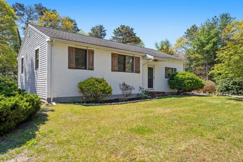 17 Dry Hollow Lane Mashpee MA 02649