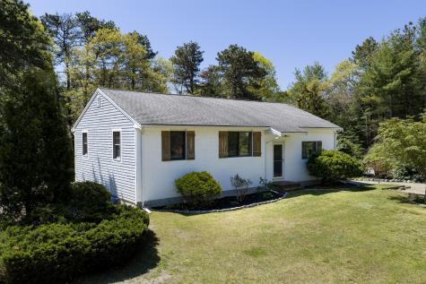 17 Dry Hollow Lane Mashpee MA 02649