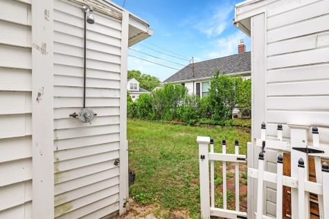 10 Barnes Street Wareham MA 02571