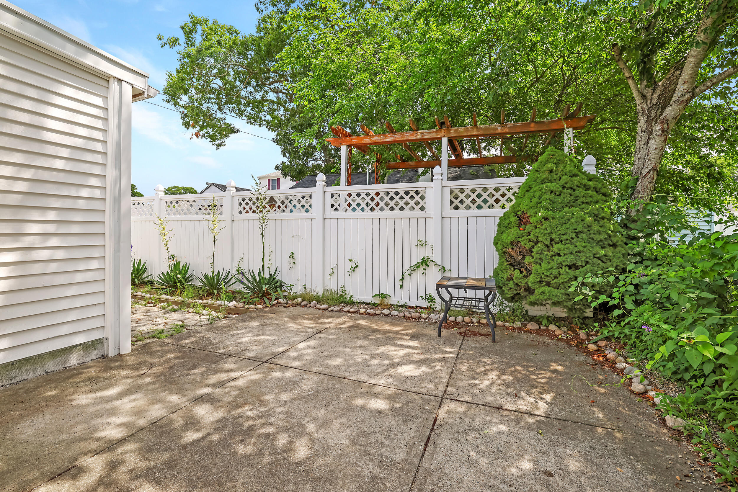 10 Barnes Street Wareham MA 02571