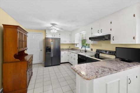 21 Oxford Road East Sandwich MA 02537
