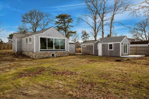 18 Cross Street Dennis MA 02639