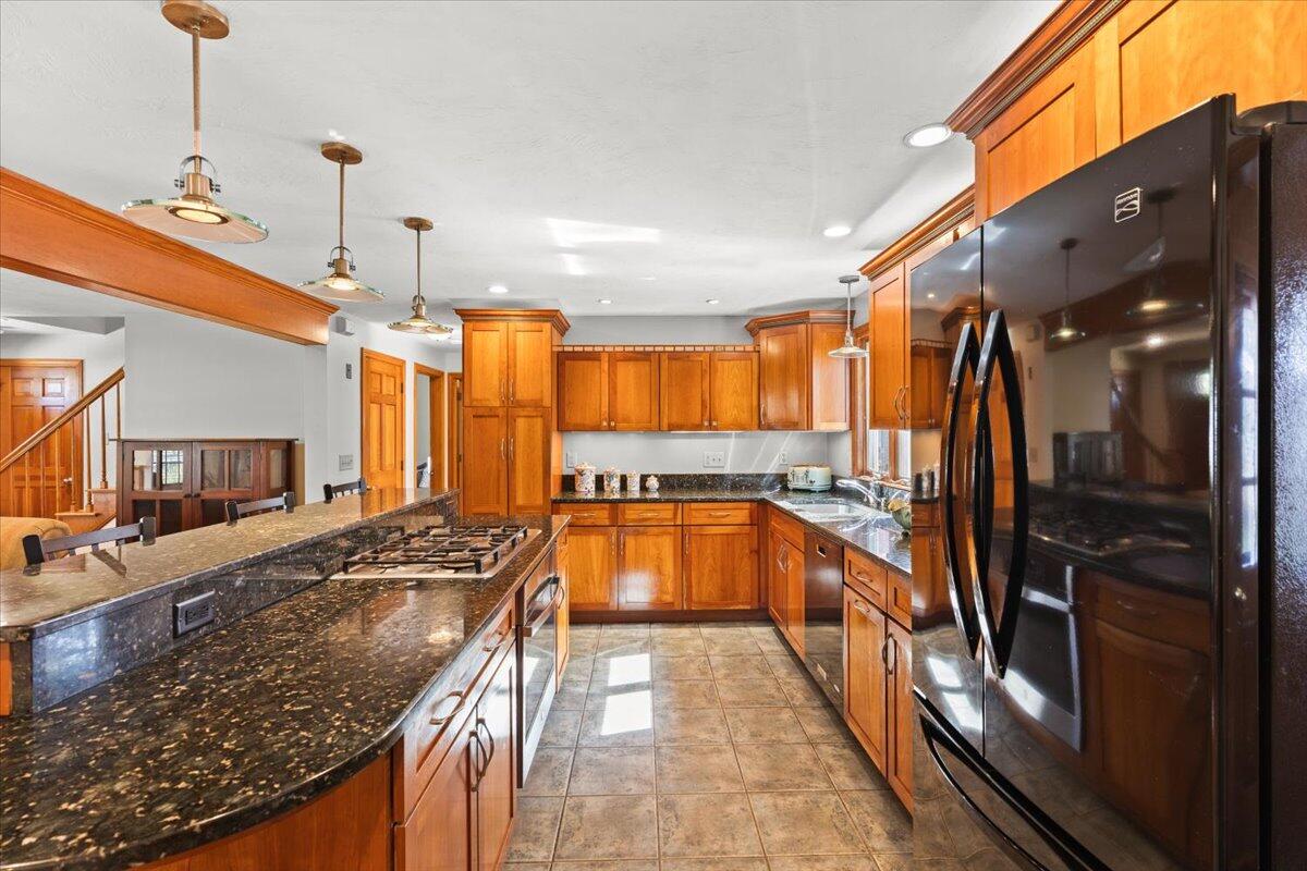 27 Emerald Lane Falmouth MA 02536