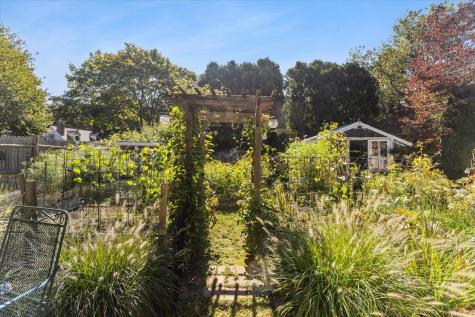 27 Emerald Lane Falmouth MA 02536