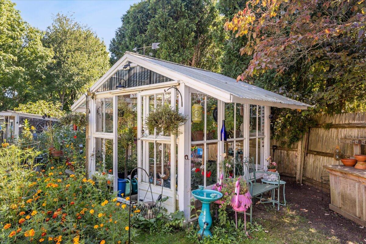 27 Emerald Lane Falmouth MA 02536