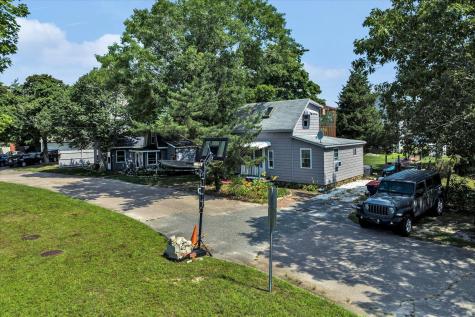17 Crescent Place Wareham MA 02558