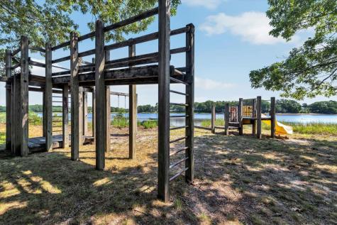 17 Crescent Place Wareham MA 02558