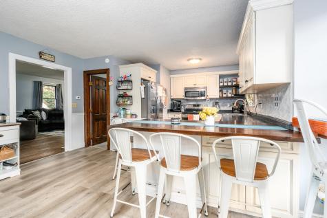 8 W Crossfield Road Sandwich MA 02644