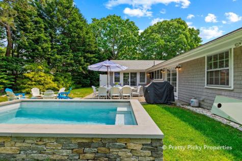 32 Bishops Terrace Chatham MA 02633