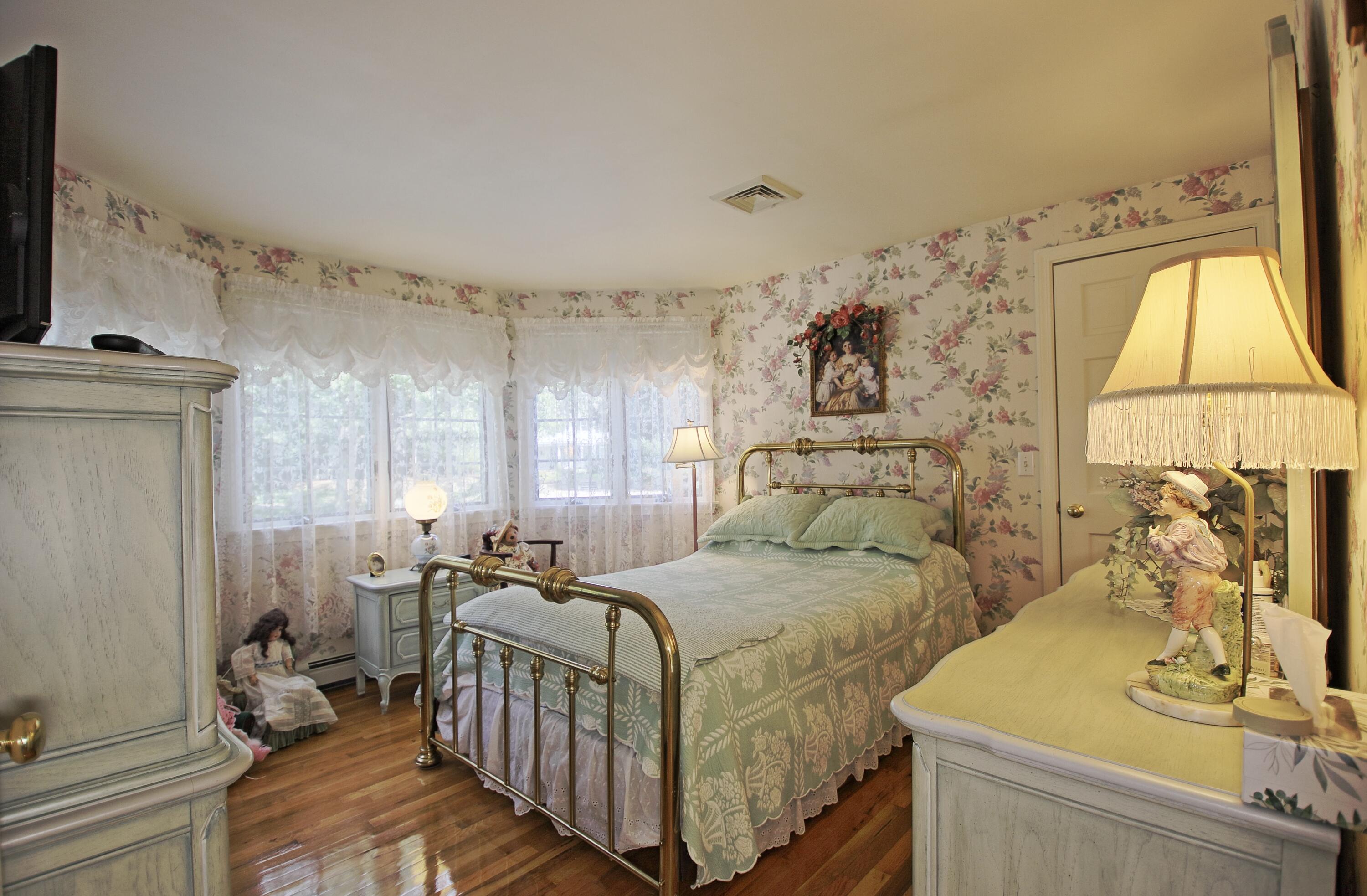 81 Pond Street Brewster MA 02631