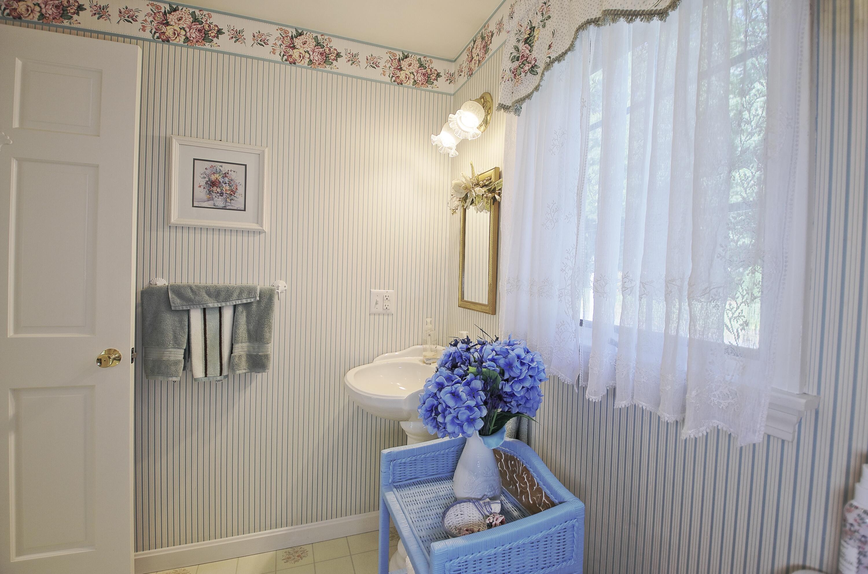 81 Pond Street Brewster MA 02631