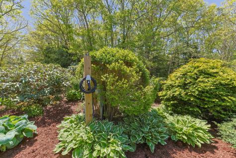 17 Claus Way Barnstable MA 02648
