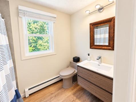 233 Pinecrest Beach Drive Teaticket MA 02536