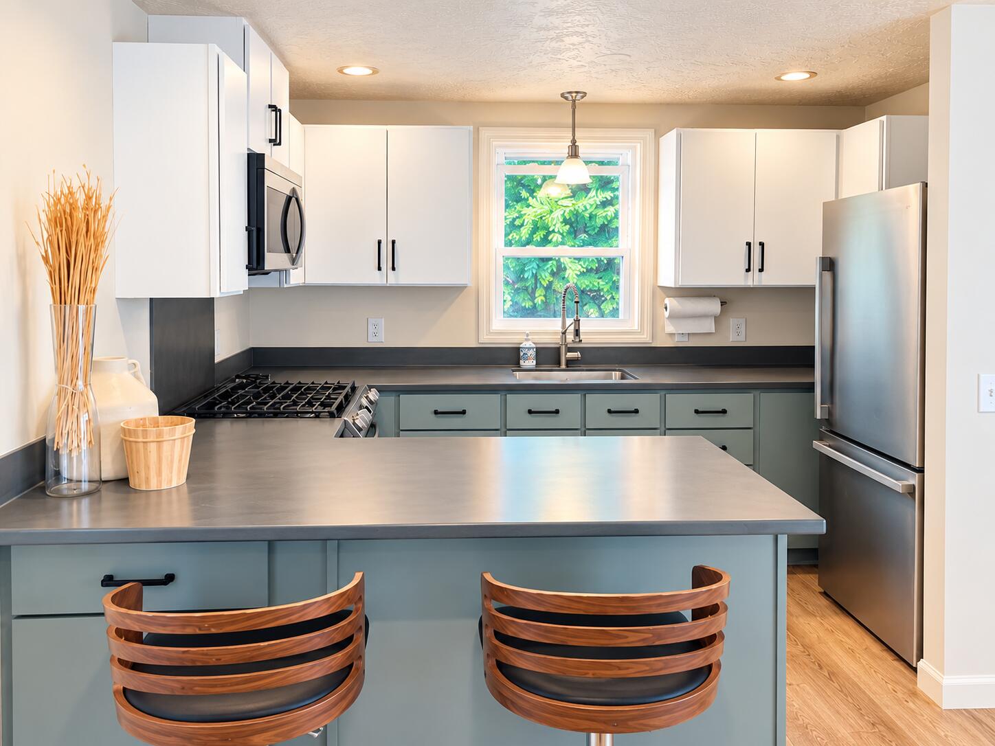 233 Pinecrest Beach Drive Teaticket MA 02536