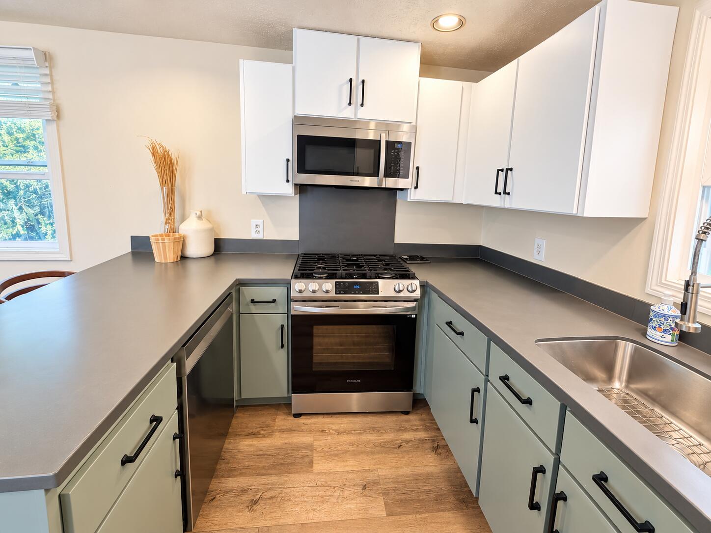 233 Pinecrest Beach Drive Teaticket MA 02536