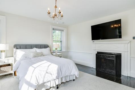 2400 Meetinghouse Way Barnstable MA 02668