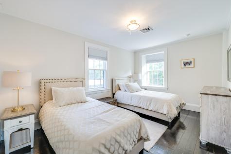 2400 Meetinghouse Way Barnstable MA 02668