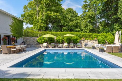 2400 Meetinghouse Way Barnstable MA 02668