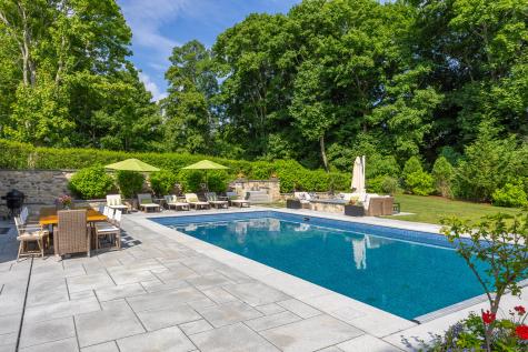 2400 Meetinghouse Way Barnstable MA 02668