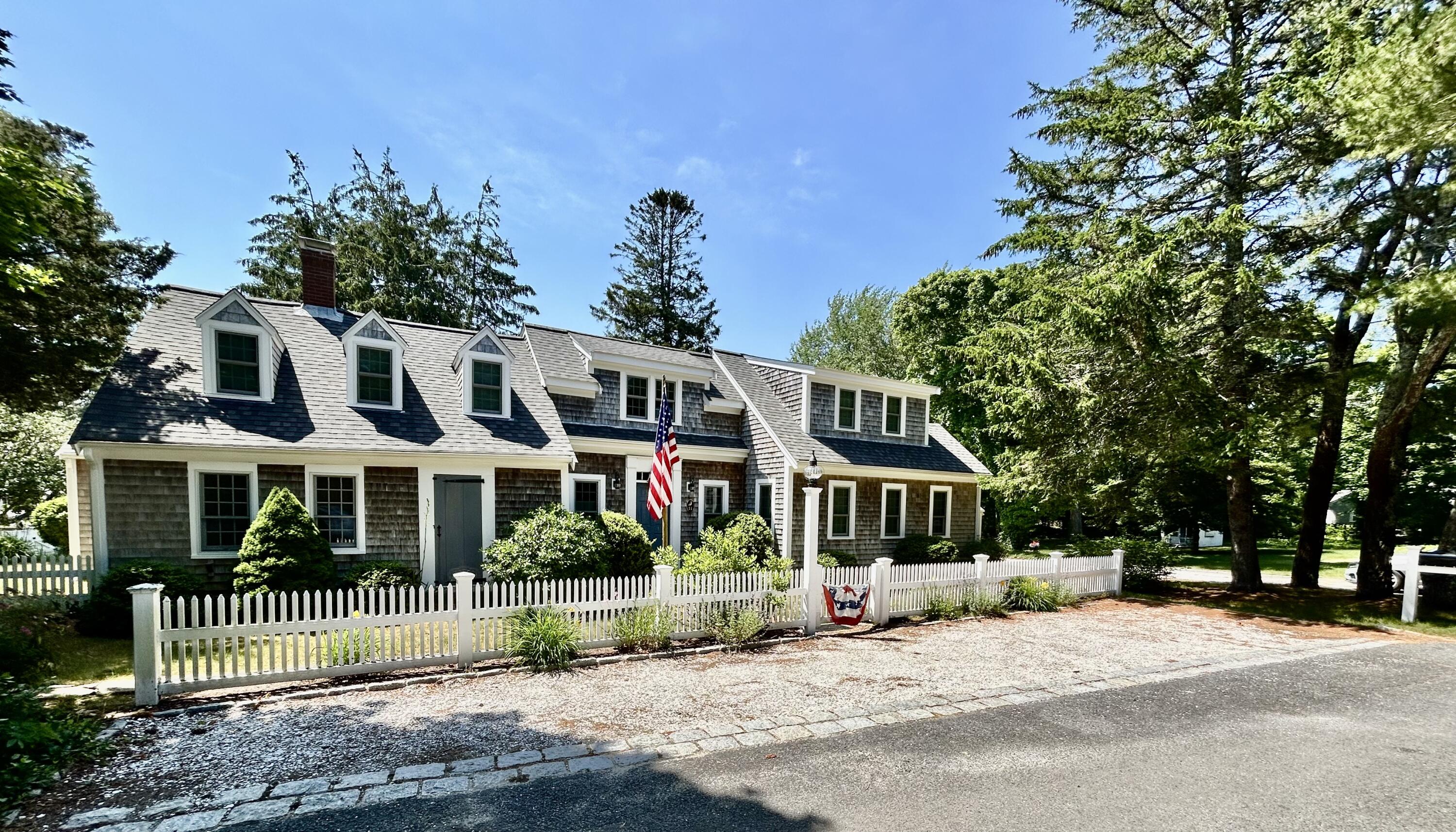 11 Willow Lane Yarmouth MA 02664
