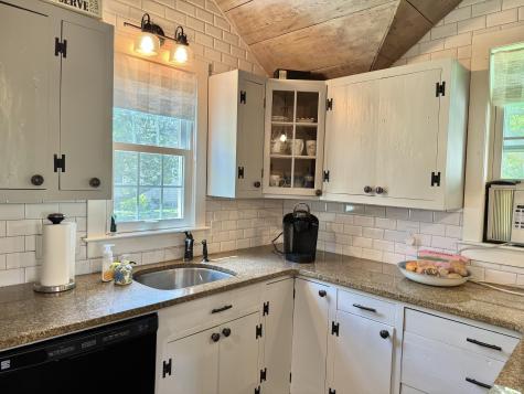 11 Willow Lane Yarmouth MA 02664