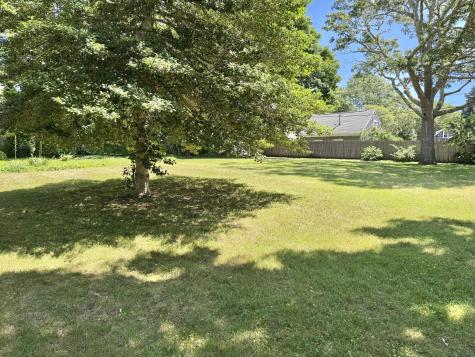 11 Willow Lane Yarmouth MA 02664