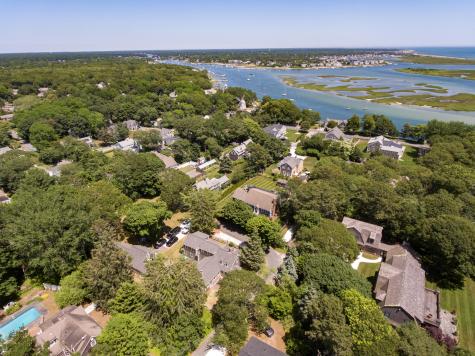 11 Willow Lane Yarmouth MA 02664