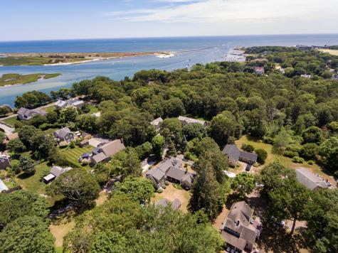 11 Willow Lane Yarmouth MA 02664