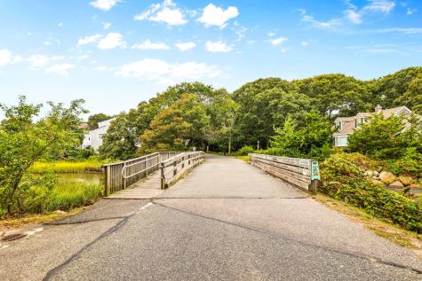 23 Santuit Road North Falmouth MA 02556