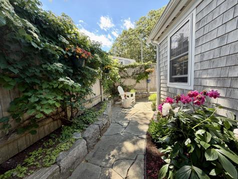 6 Pleasant Avenue Harwich MA 02646