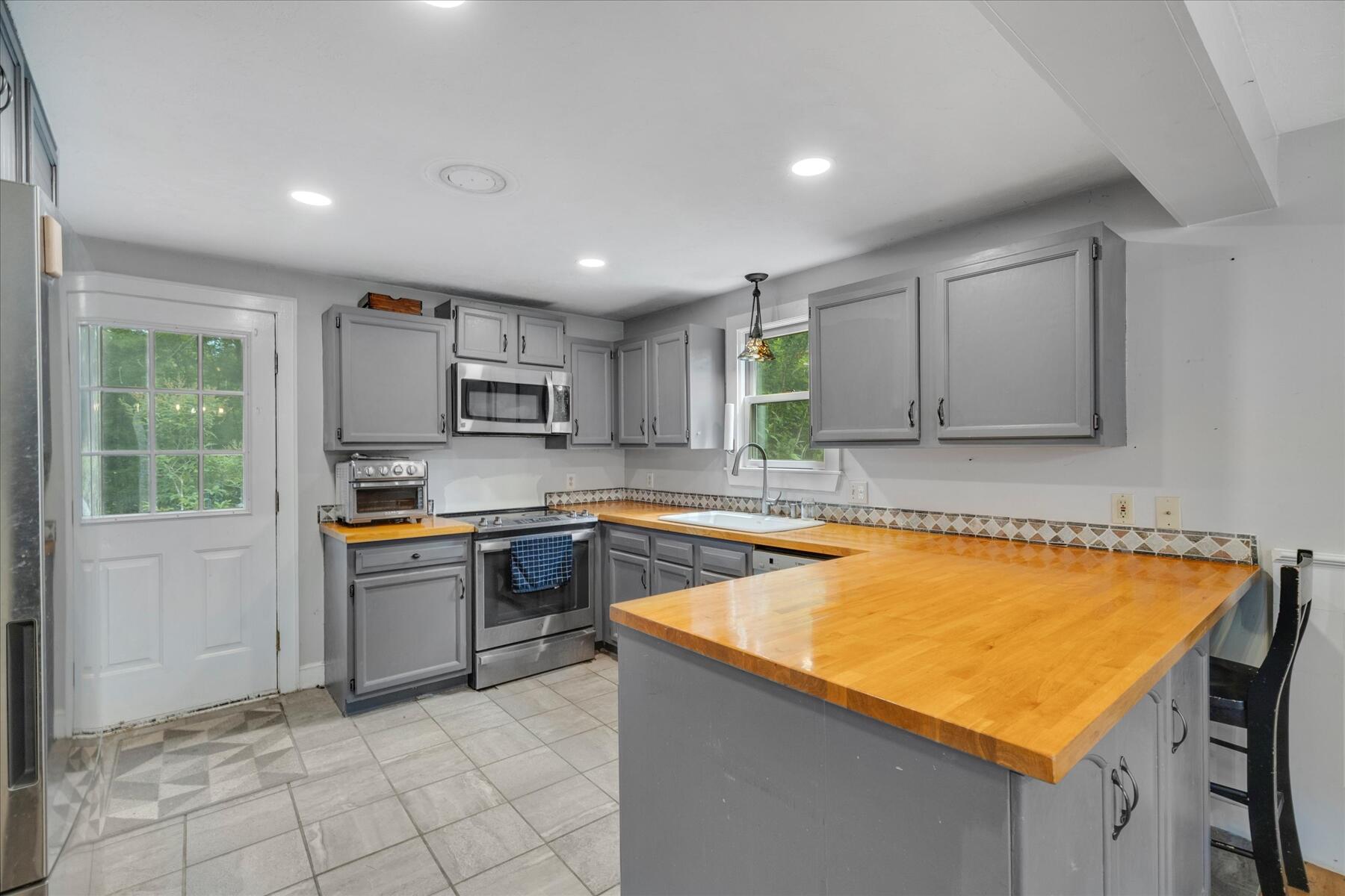 103 John Ewer Road Sandwich MA 02563