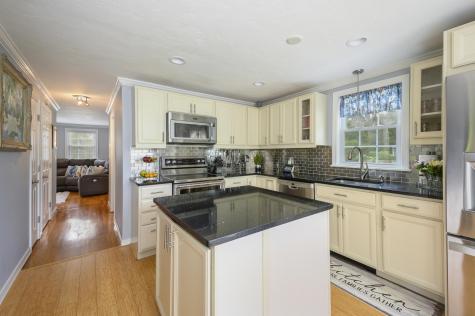 9 Queens Way Sandwich MA 02563