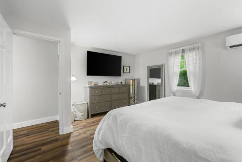 81 Monomoy Circle Barnstable MA 02632