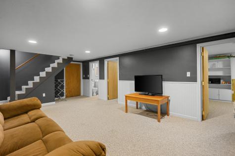 81 Monomoy Circle Barnstable MA 02632