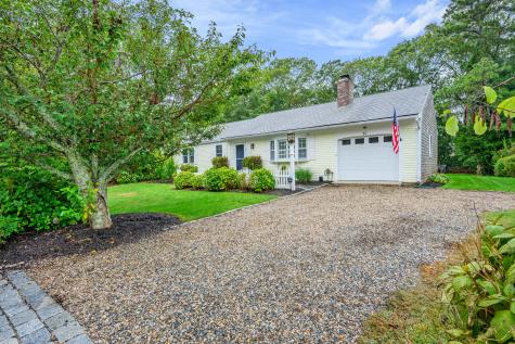 81 Monomoy Circle Barnstable MA 02632