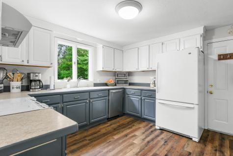 81 Monomoy Circle Barnstable MA 02632