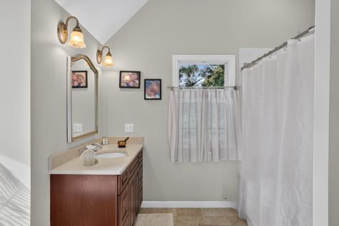 68 Front Street Oak Bluffs MA 02557