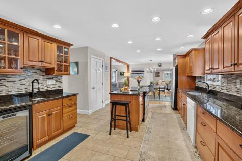 68 Front Street Oak Bluffs MA 02557