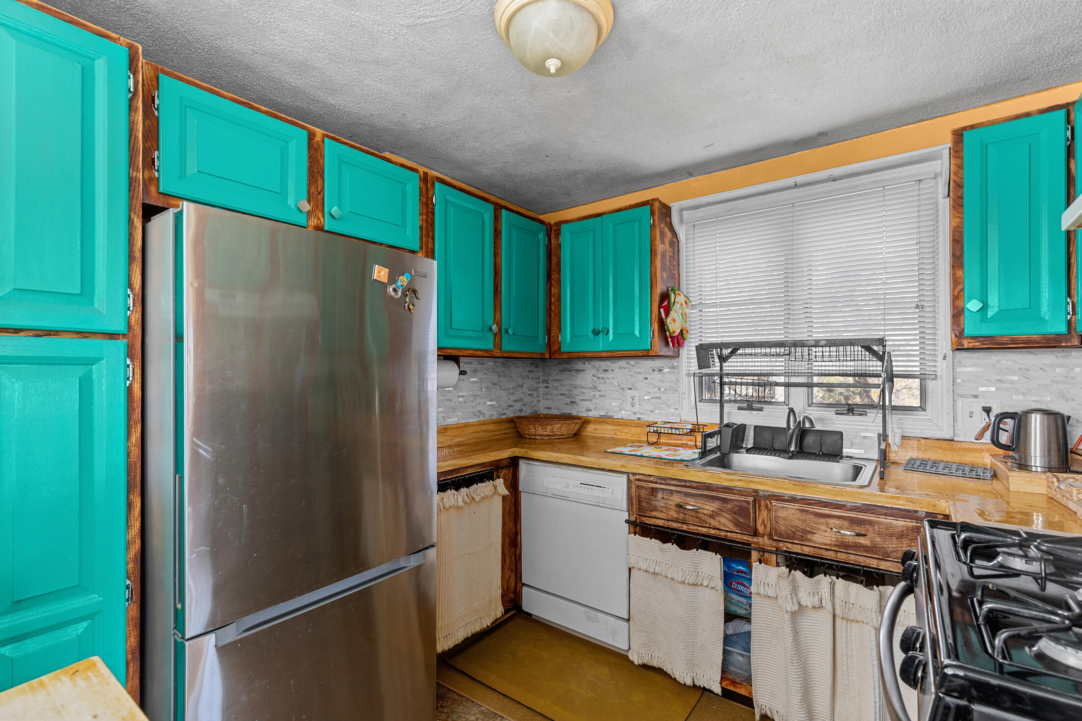 59 Hilltop Avenue Plymouth MA 02360