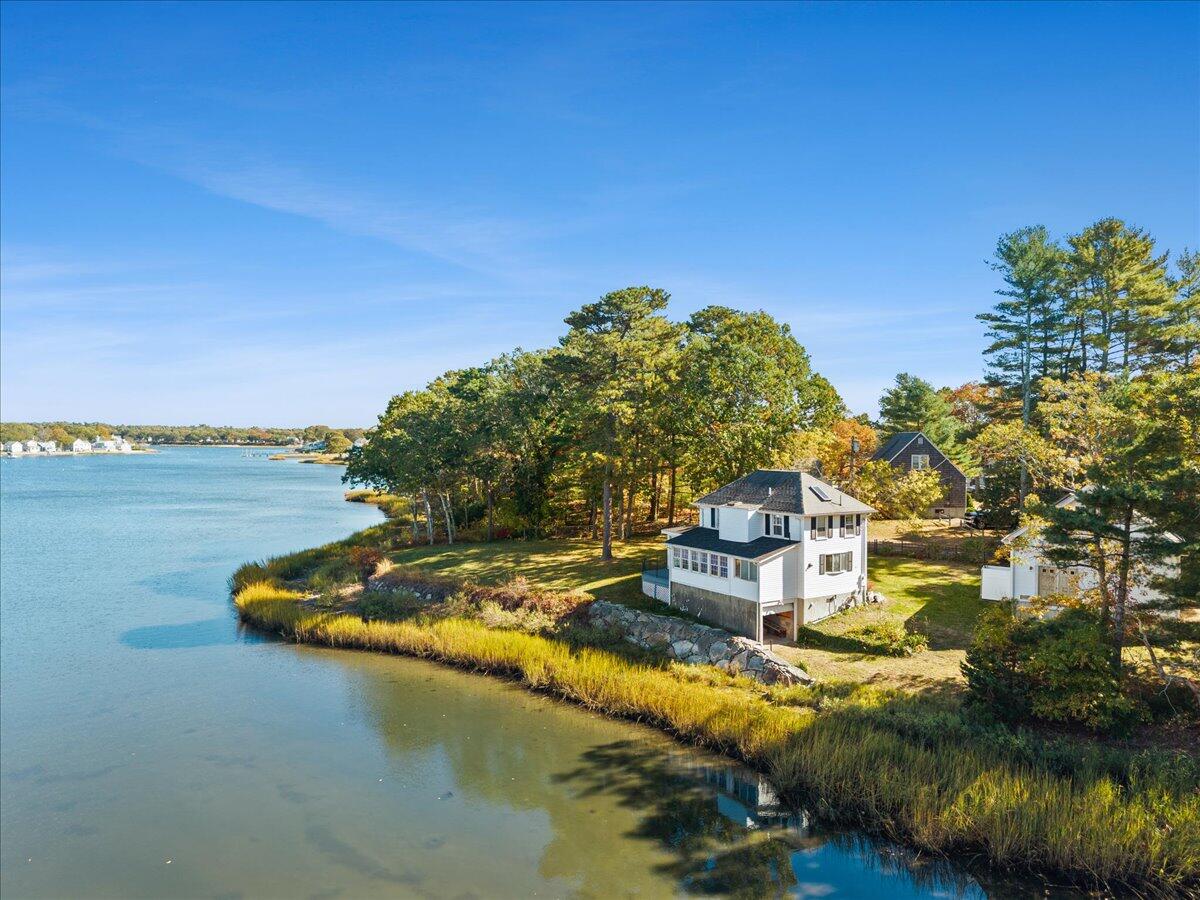 6 Allen Avenue Wareham MA 02571