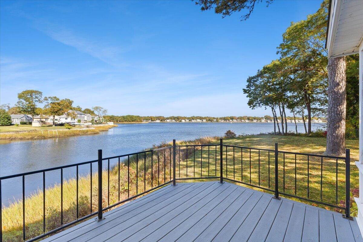 6 Allen Avenue Wareham MA 02571