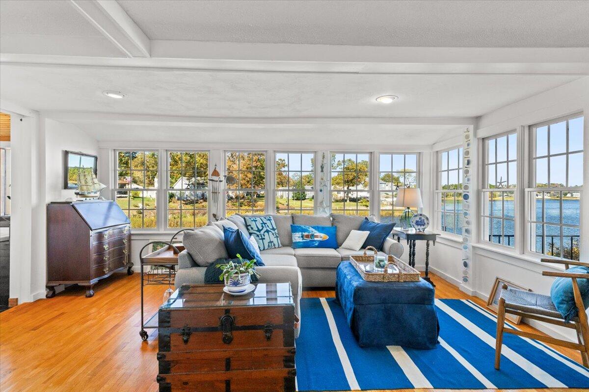 6 Allen Avenue Wareham MA 02571