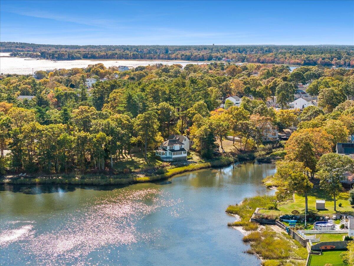 6 Allen Avenue Wareham MA 02571