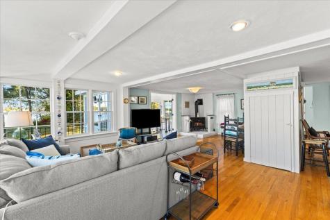 6 Allen Avenue Wareham MA 02571