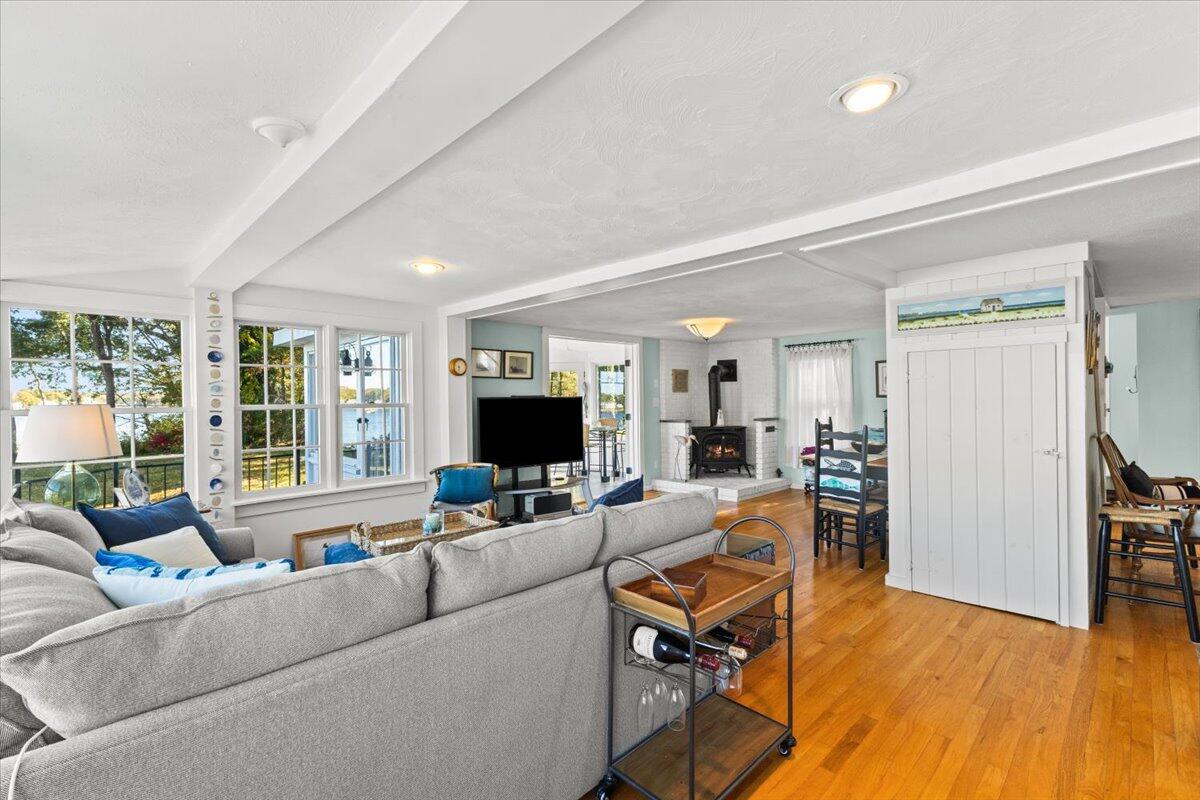 6 Allen Avenue Wareham MA 02571