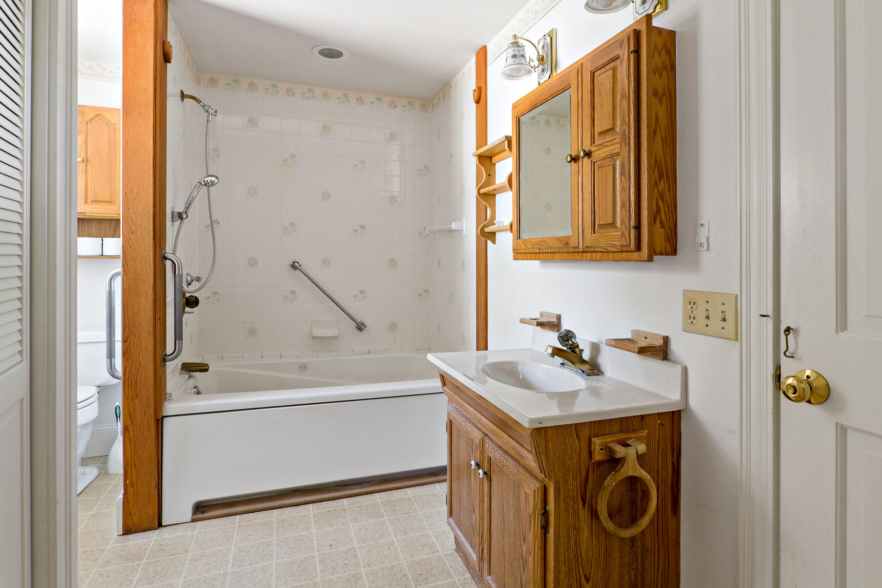 426 Old Post Road Barnstable MA 02635