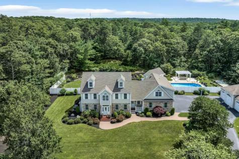 7 Winnies Way Sandwich MA 02537