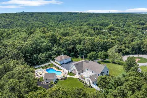 7 Winnies Way Sandwich MA 02537