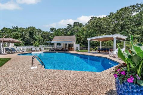 7 Winnies Way Sandwich MA 02537