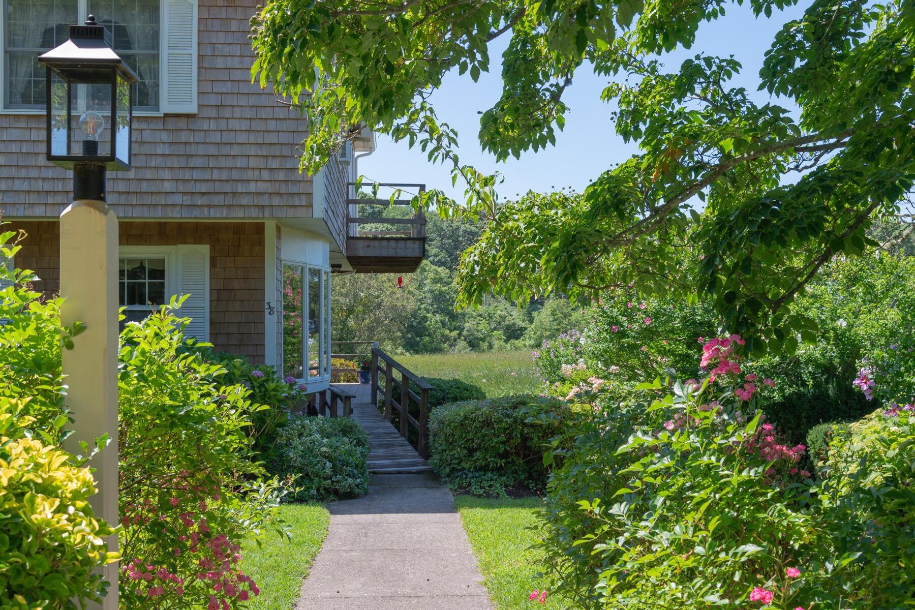 38 Nemasket Road Falmouth MA 02540